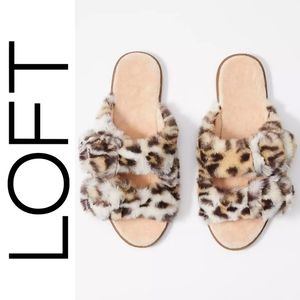 LOFT Faux Fur Buckle Slippers | Medium